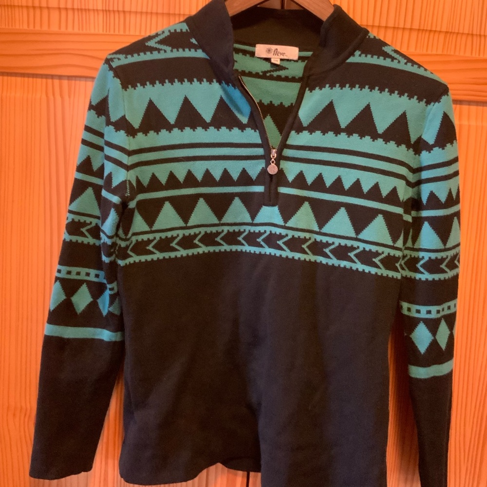 Neve Sweater